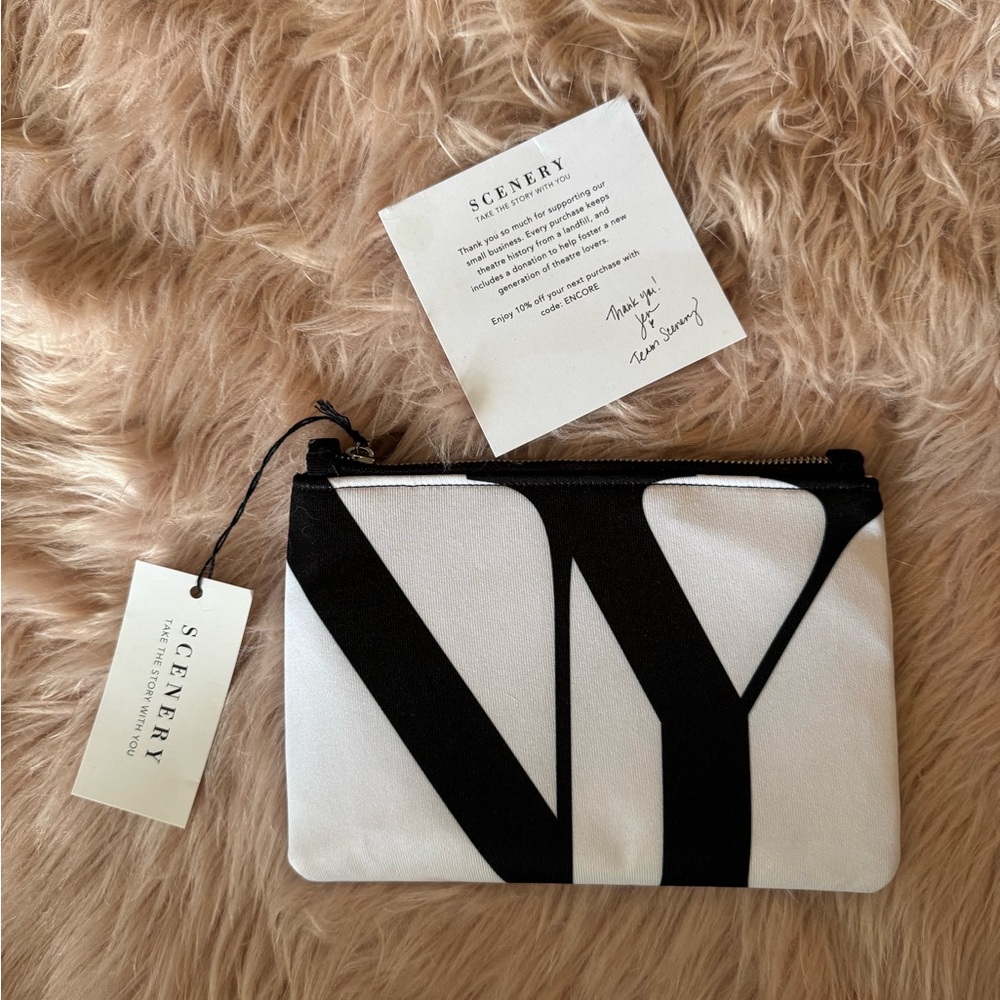 NWT Scenery pouch - Tony’s Sold Out